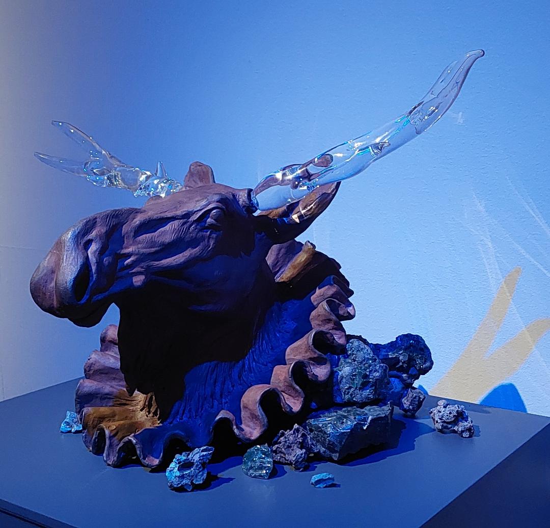 The finished sculpture with glass antlers, Länsmuseet Gävleborg